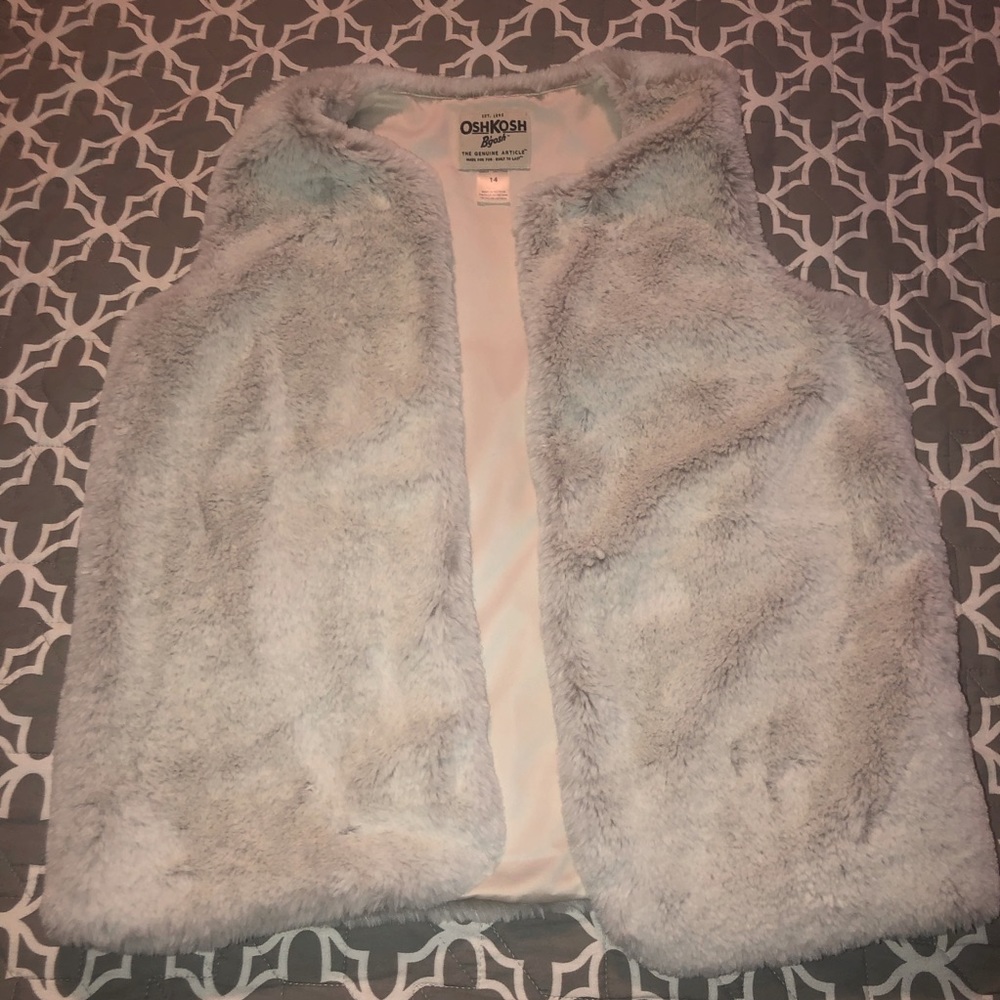Oshkosh faux fur vest Suze 14 like new